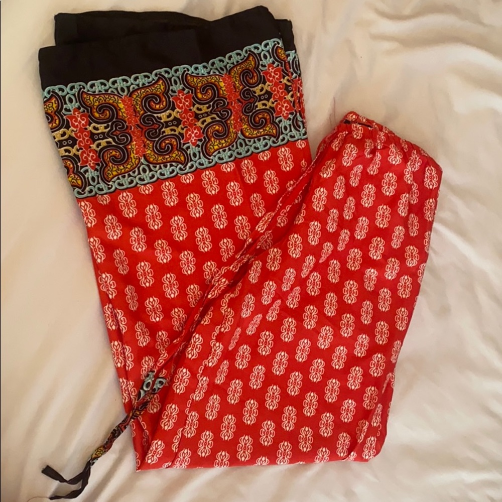 Lightweight flowy patterned pants